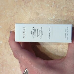 Monat skin revitalizing essence